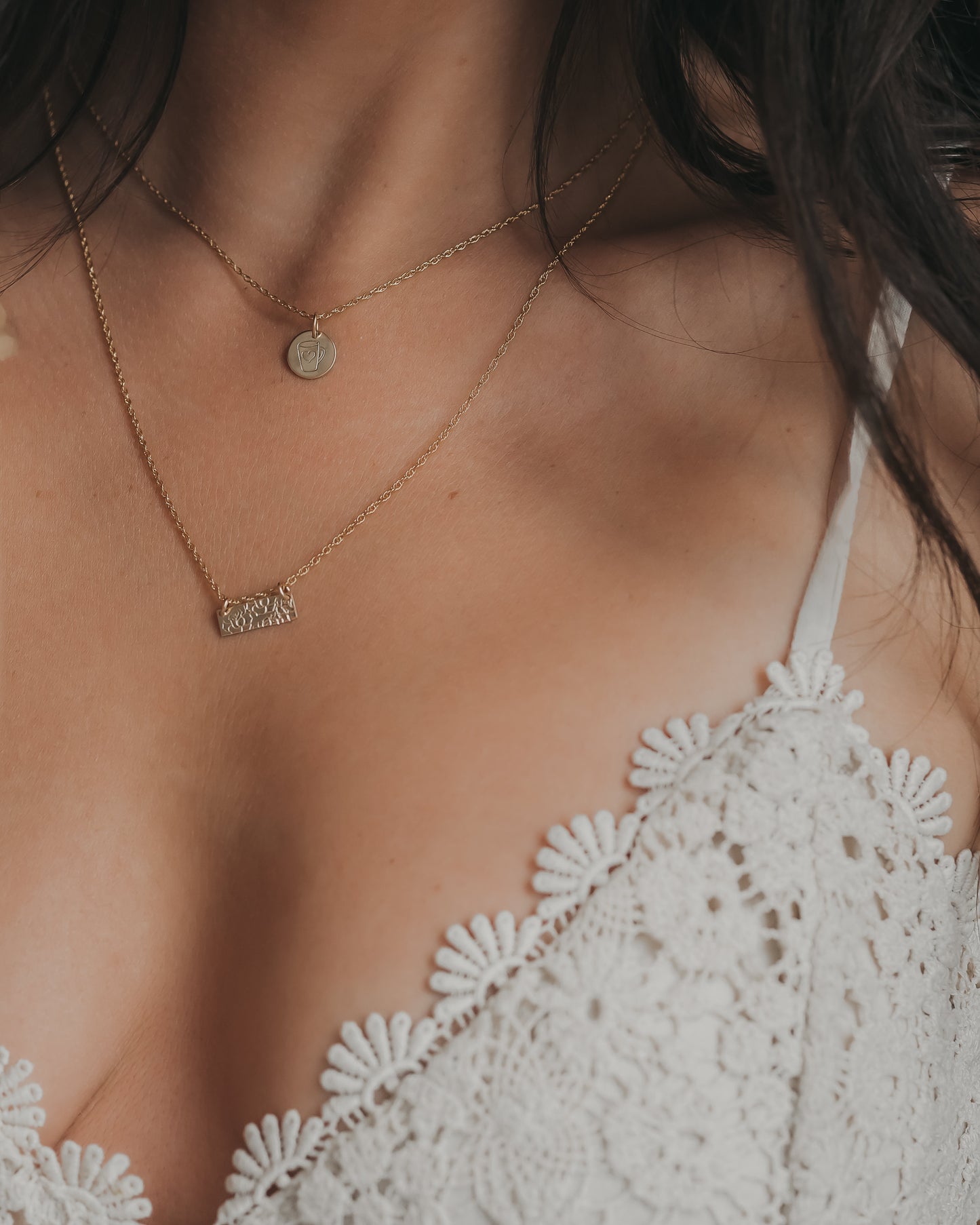 14KGF Bouquet of Roses Mini Bar Necklace