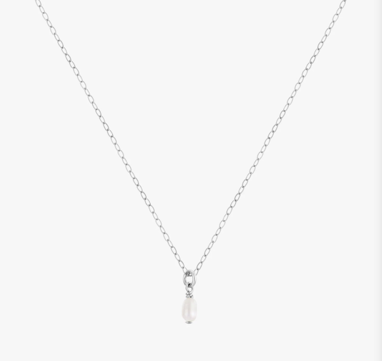 Minimal Water Pearl Necklace