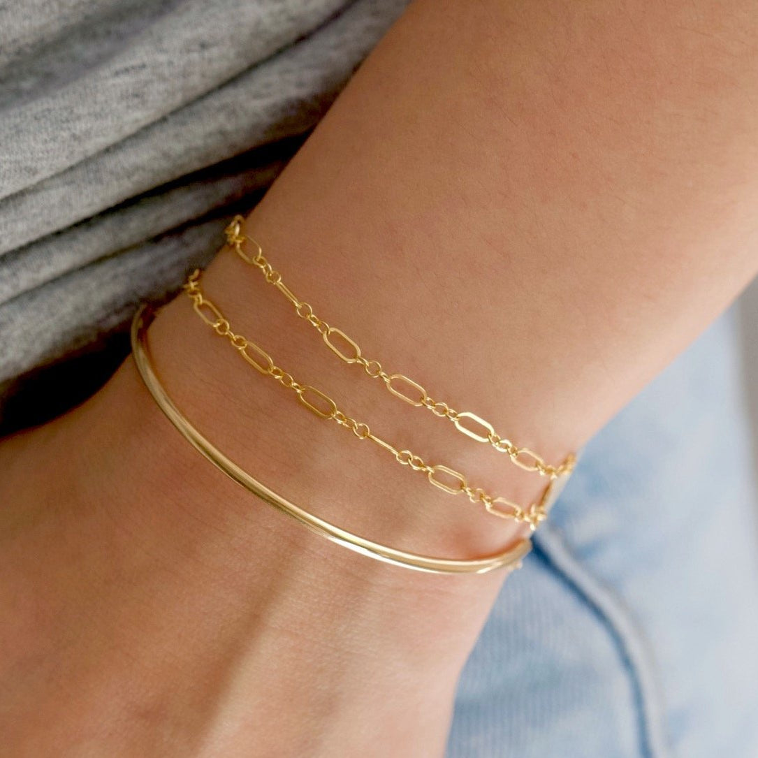 Sleek Gold Chain Bracelet