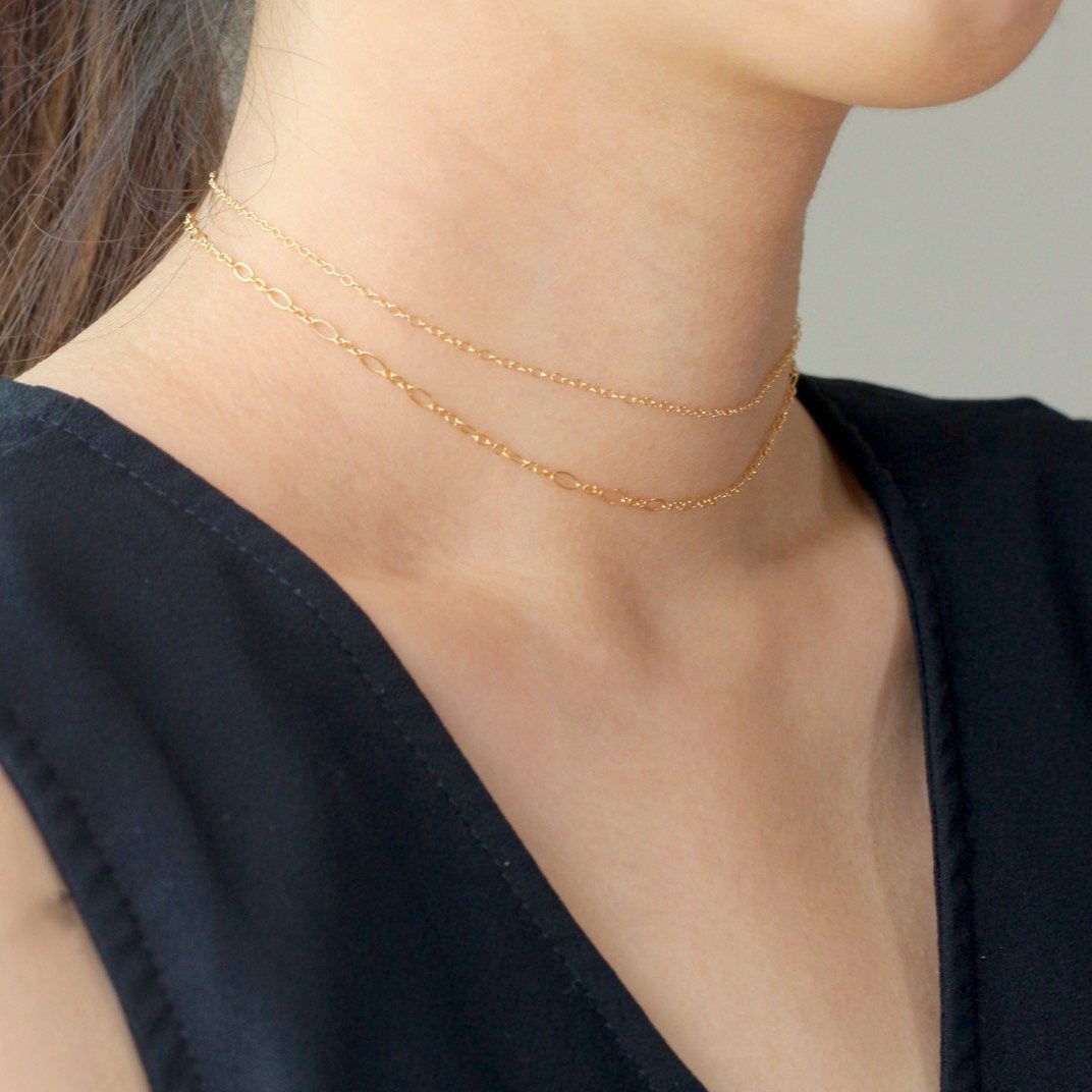 Sleek Chain Gold Choker